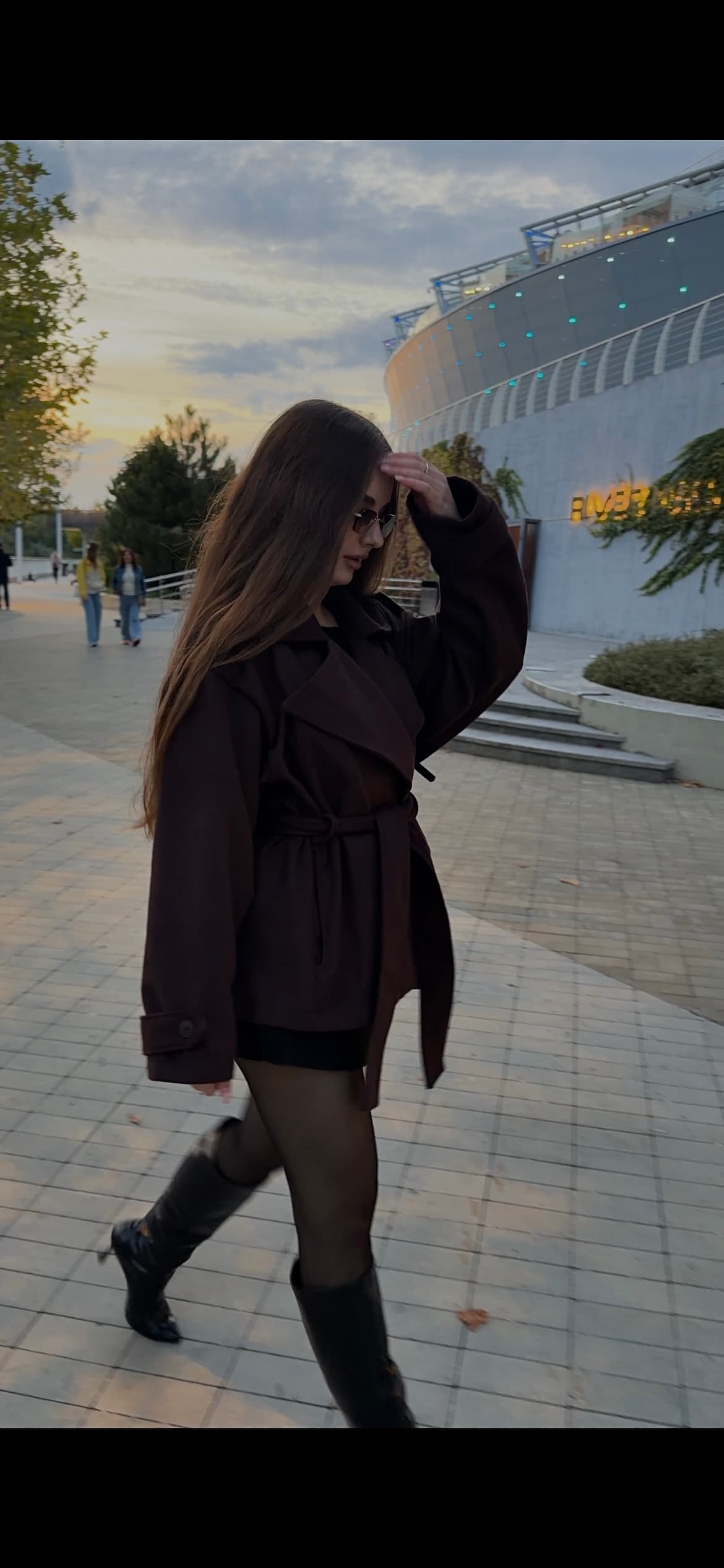 Реклама тренч-пальто
